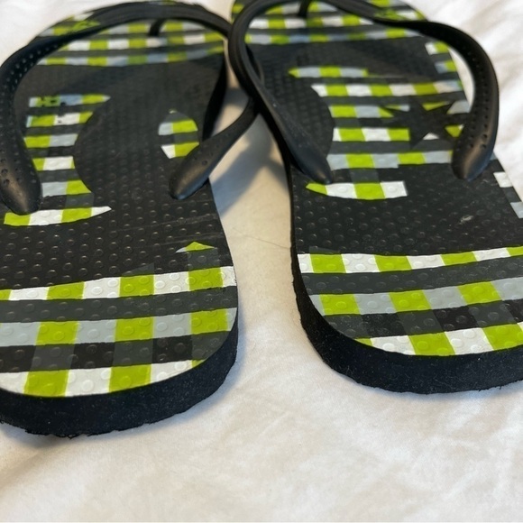 DC green and black flip flops men’s size 11 - Picture 9 of 10